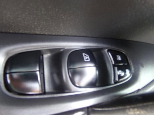 Used 2015 Nissan Rogue SL image 14