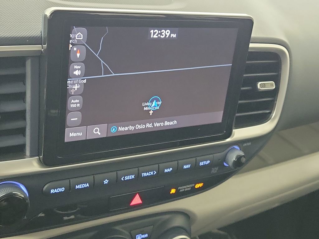 Used 2024 Hyundai Venue Limited FWD image 16
