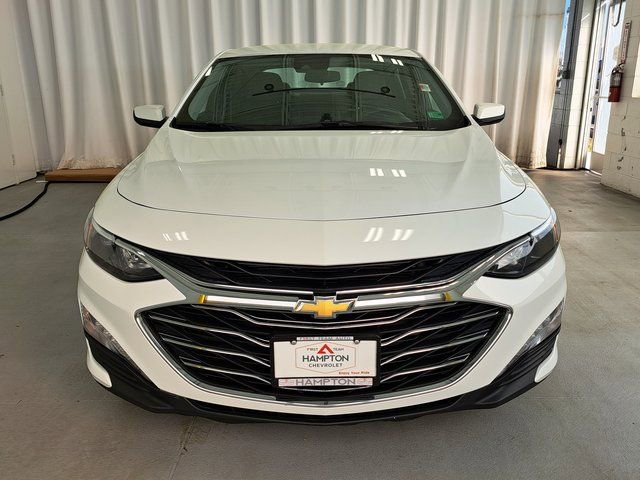 Used 2024 Chevrolet Malibu LT image 3
