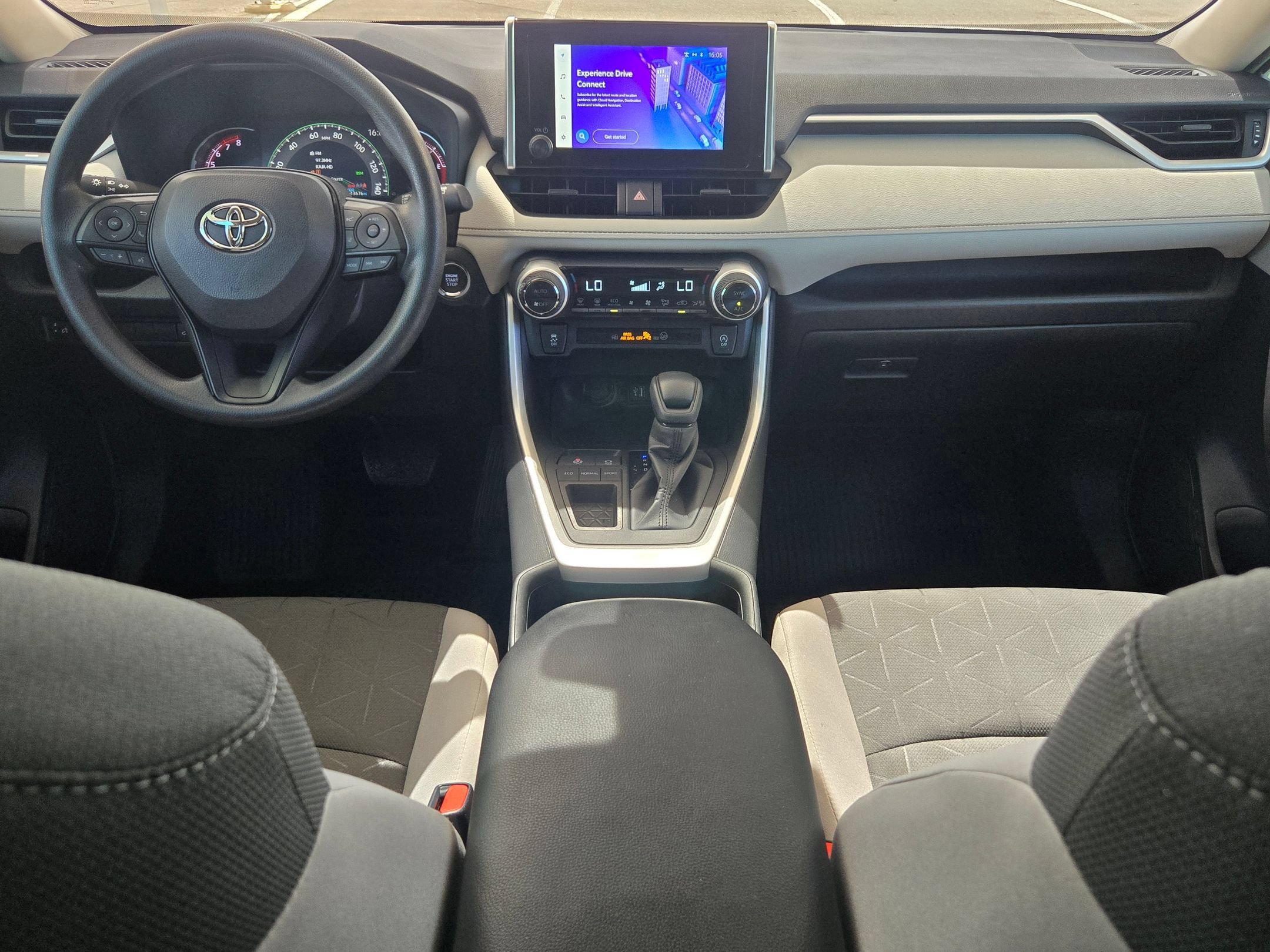 Used 2023 Toyota RAV4 XLE w/ Convenience Package FWD image 17