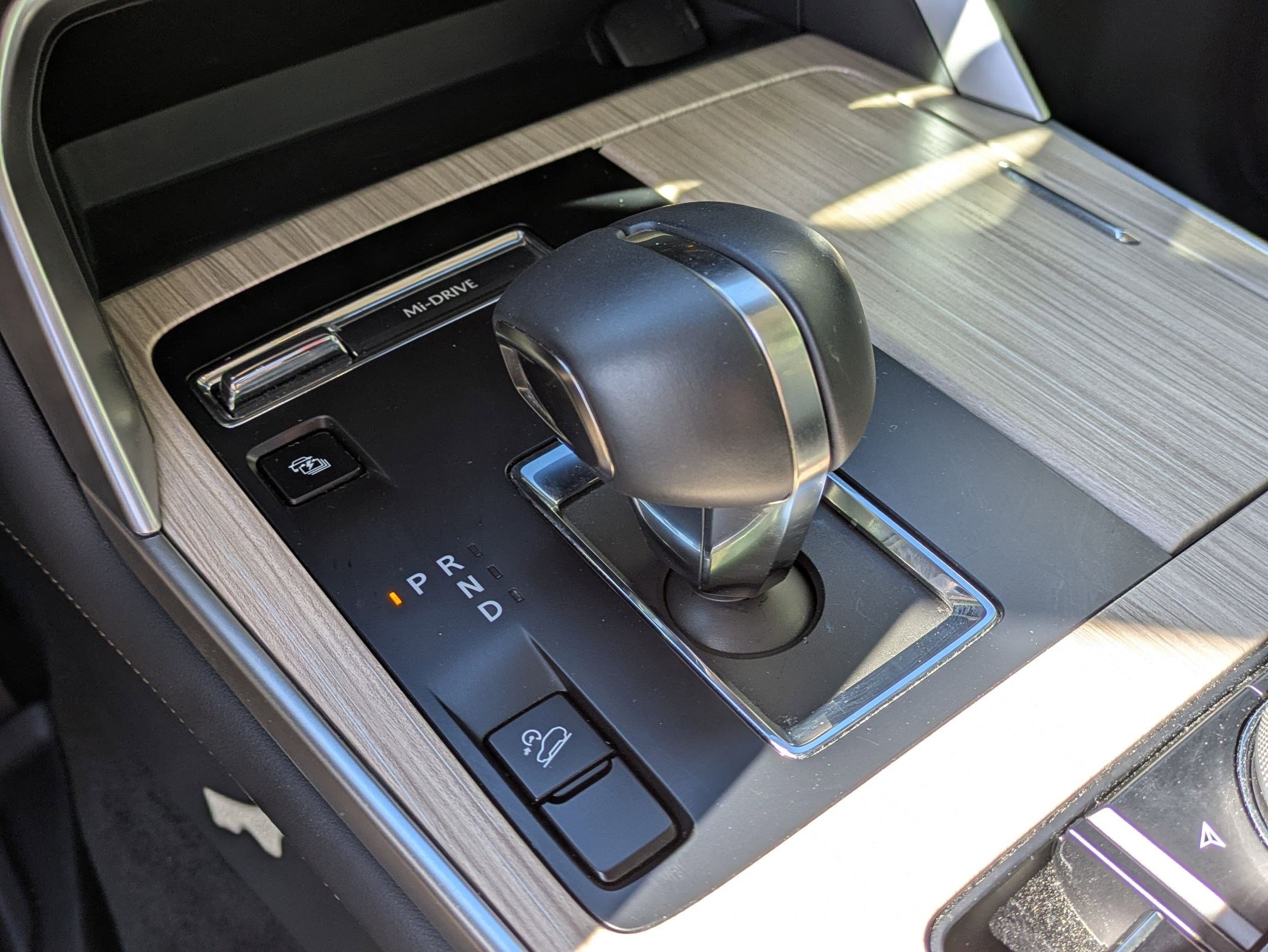 Used 2025 MAZDA CX-70 Plug-In Hybrid w/ Premium Pkg AWD/4WD image 24