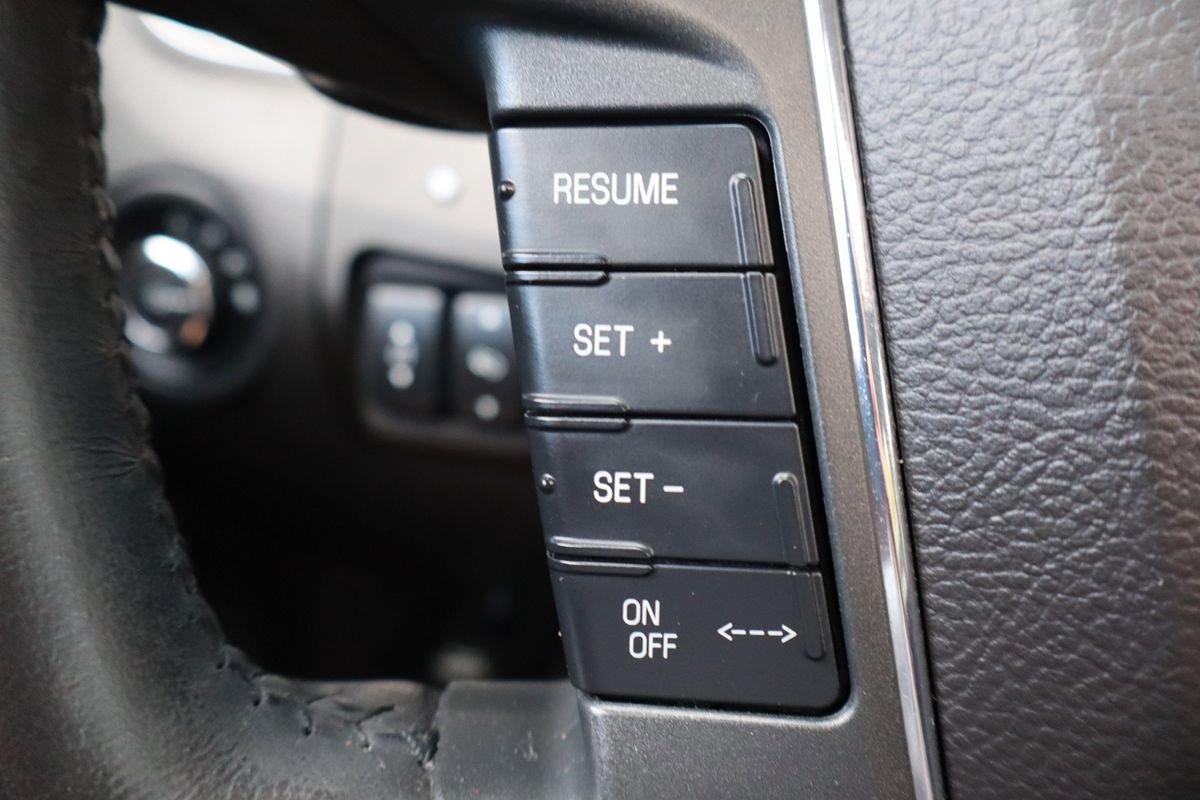 Used 2010 Ford Taurus Limited image 30