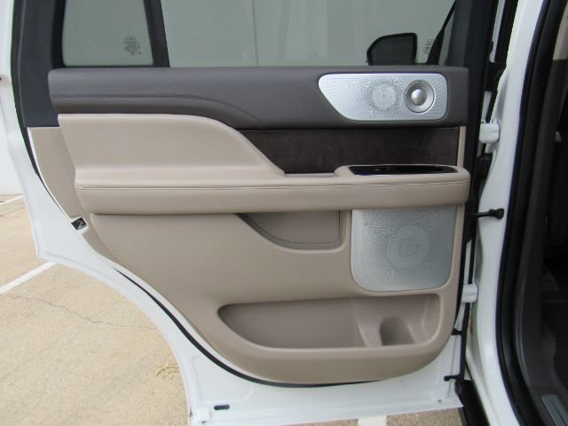 Used 2022 Lincoln Navigator Reserve image 20