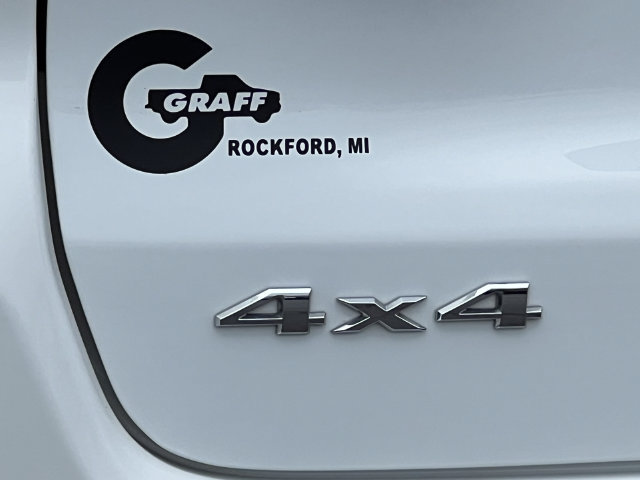 Used 2024 Jeep Compass Latitude w/ Convenience Group AWD/4WD image 2