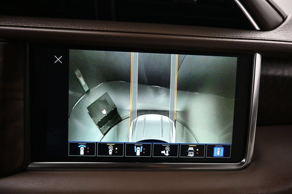 Used 2023 GMC Yukon XL Denali AWD/4WD image 23