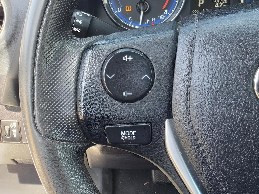 Used 2018 Toyota Corolla LE image 24