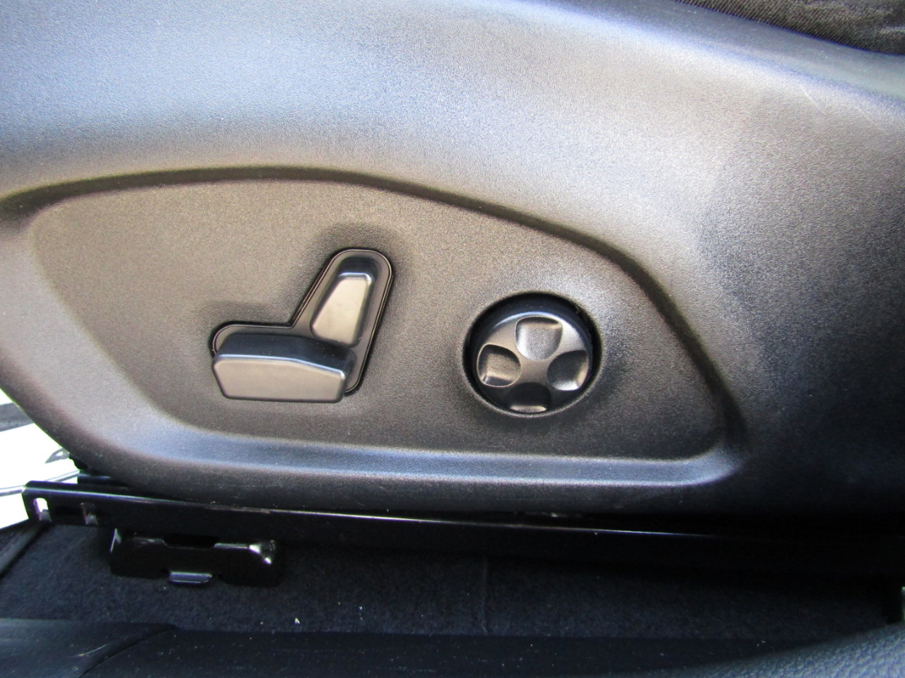 Used 2021 Jeep Compass Latitude w/ Sun and Sound Group image 12