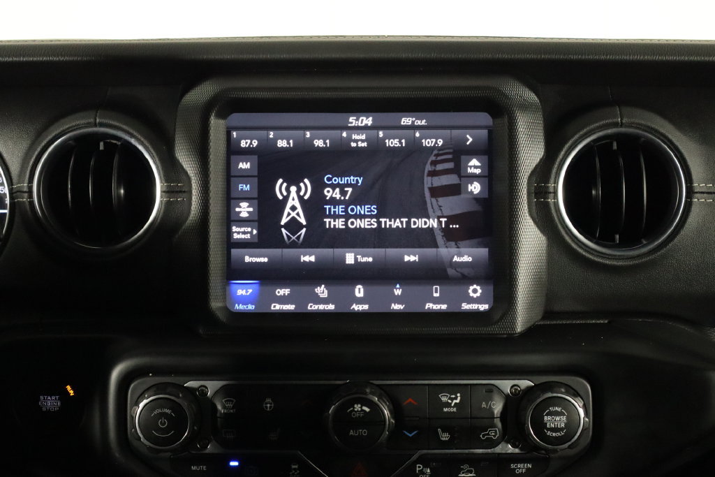 Used 2022 Jeep Wrangler Unlimited Sahara w/ Cold Weather Group AWD/4WD image 27