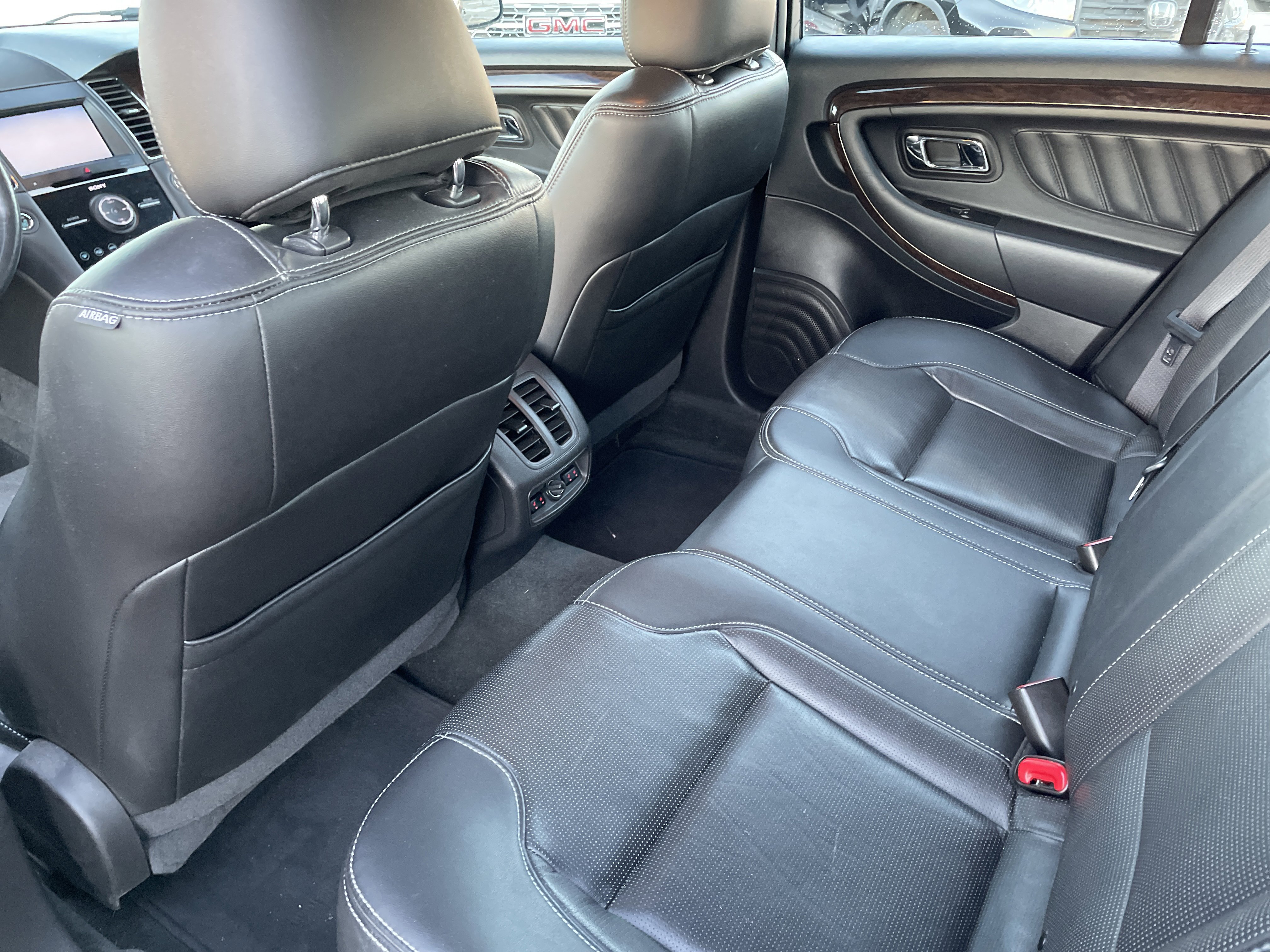 Used 2013 Ford Taurus Limited image 12