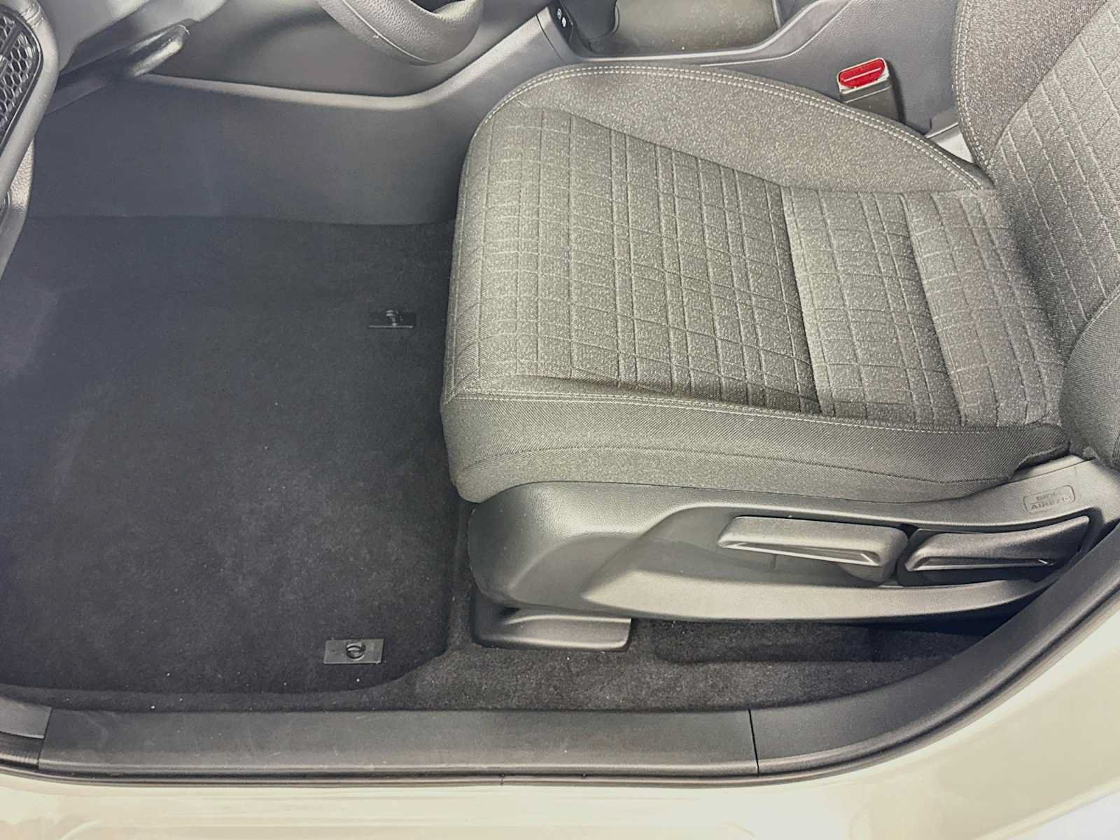 Certified 2027 Honda HR-V LX image 18