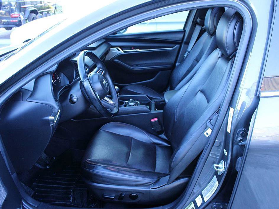 Used 2019 MAZDA MAZDA3 Hatchback w/ Premium Package image 29