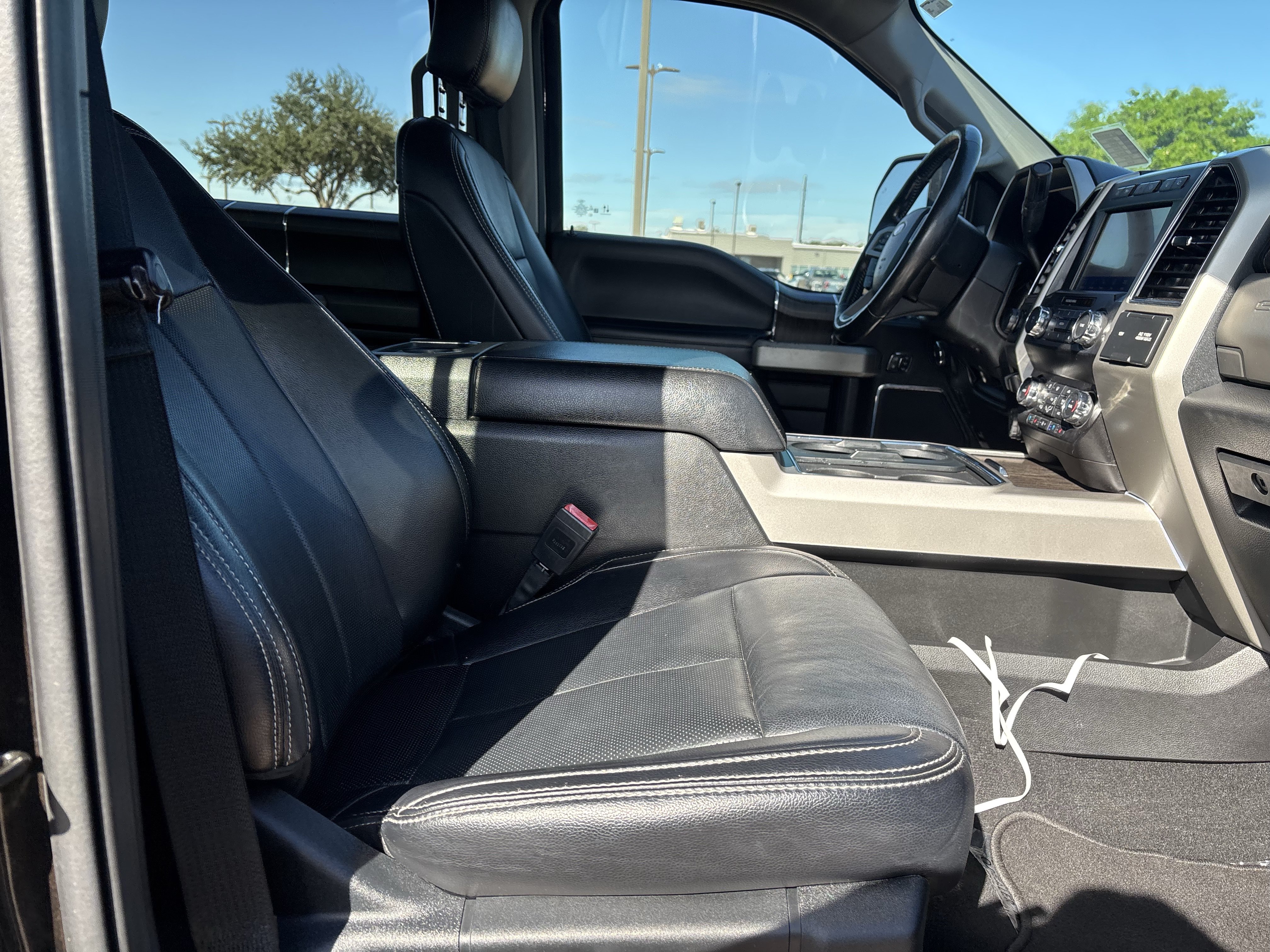 Certified 2021 Ford F250 Lariat w/ Lariat Ultimate Package AWD/4WD image 24