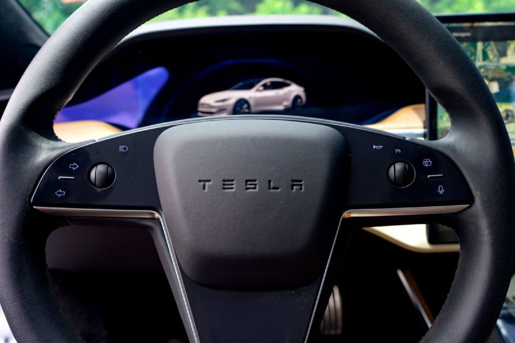 Used 2023 Tesla Model S Standard Range AWD/4WD image 13