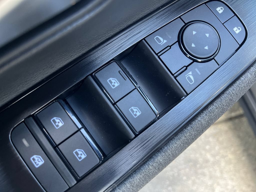 New 2026 Nissan Kicks SV w/ Cold Weather Package FWD image 12