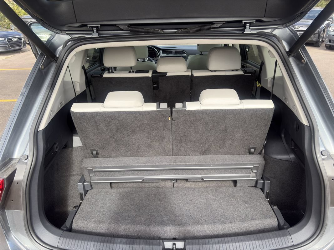 Used 2019 Volkswagen Tiguan SEL AWD/4WD image 32