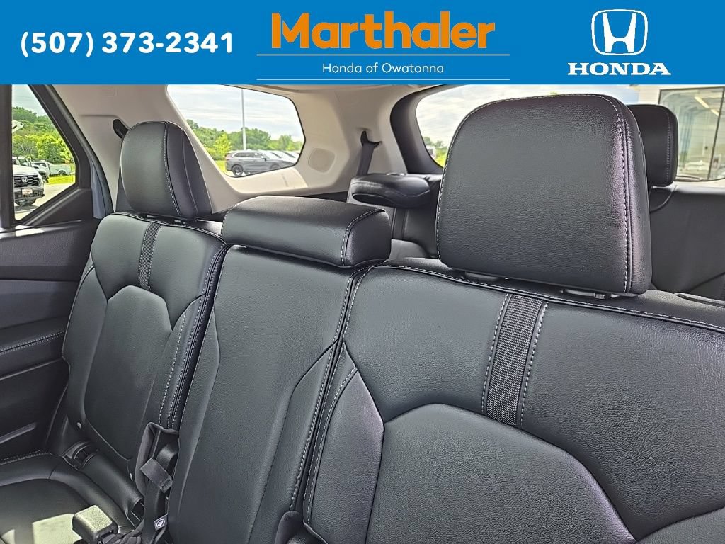 Used 2025 Honda Pilot Touring image 14