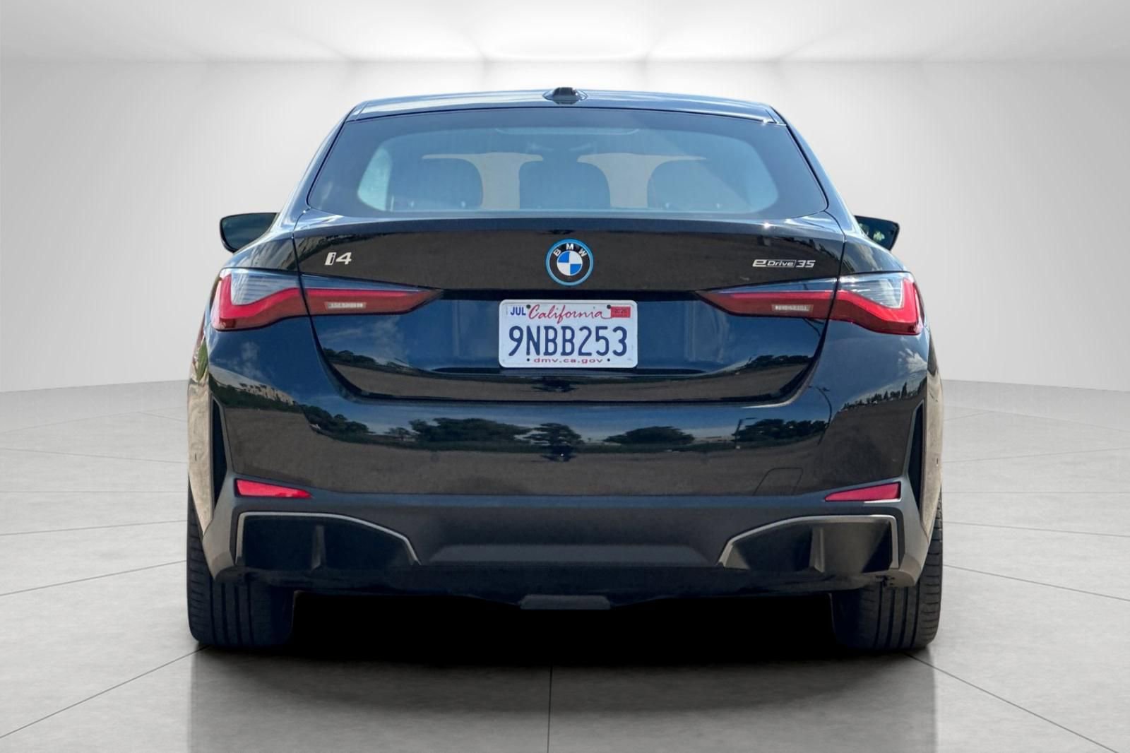 Used 2024 BMW i4 eDrive35 w/ Premium Package RWD image 4