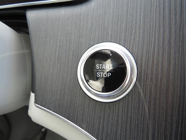 Used 2023 Mercedes-Benz EQE 350+ 4MATIC SUV w/ Exclusive Trim Package image 17