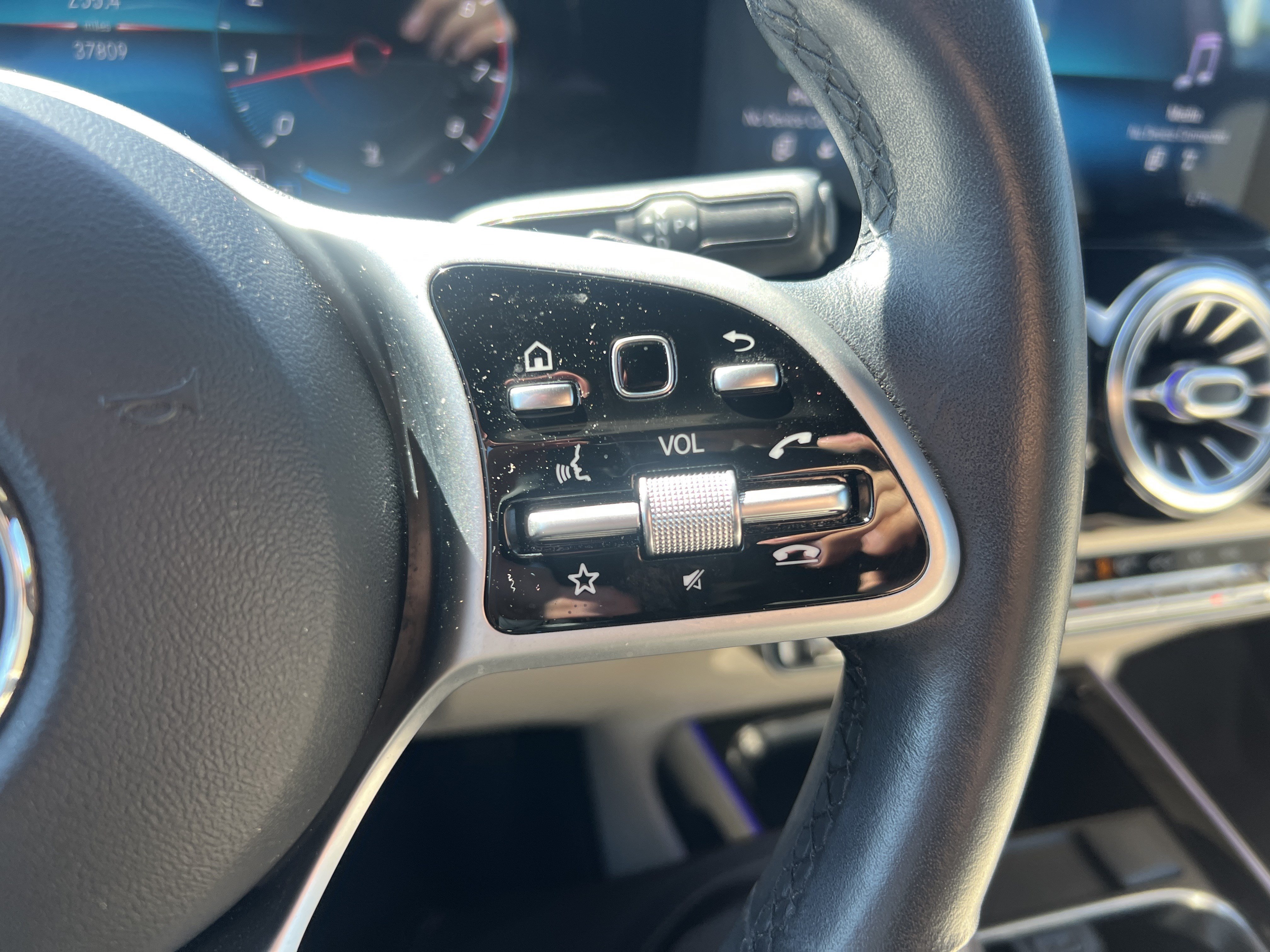 Used 2020 Mercedes-Benz GLB 250 4MATIC image 20