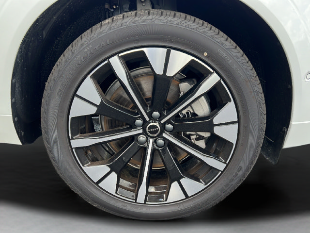 New 2026 Volvo XC60 T8 Plus w/ Protection Package Premier AWD/4WD image 25