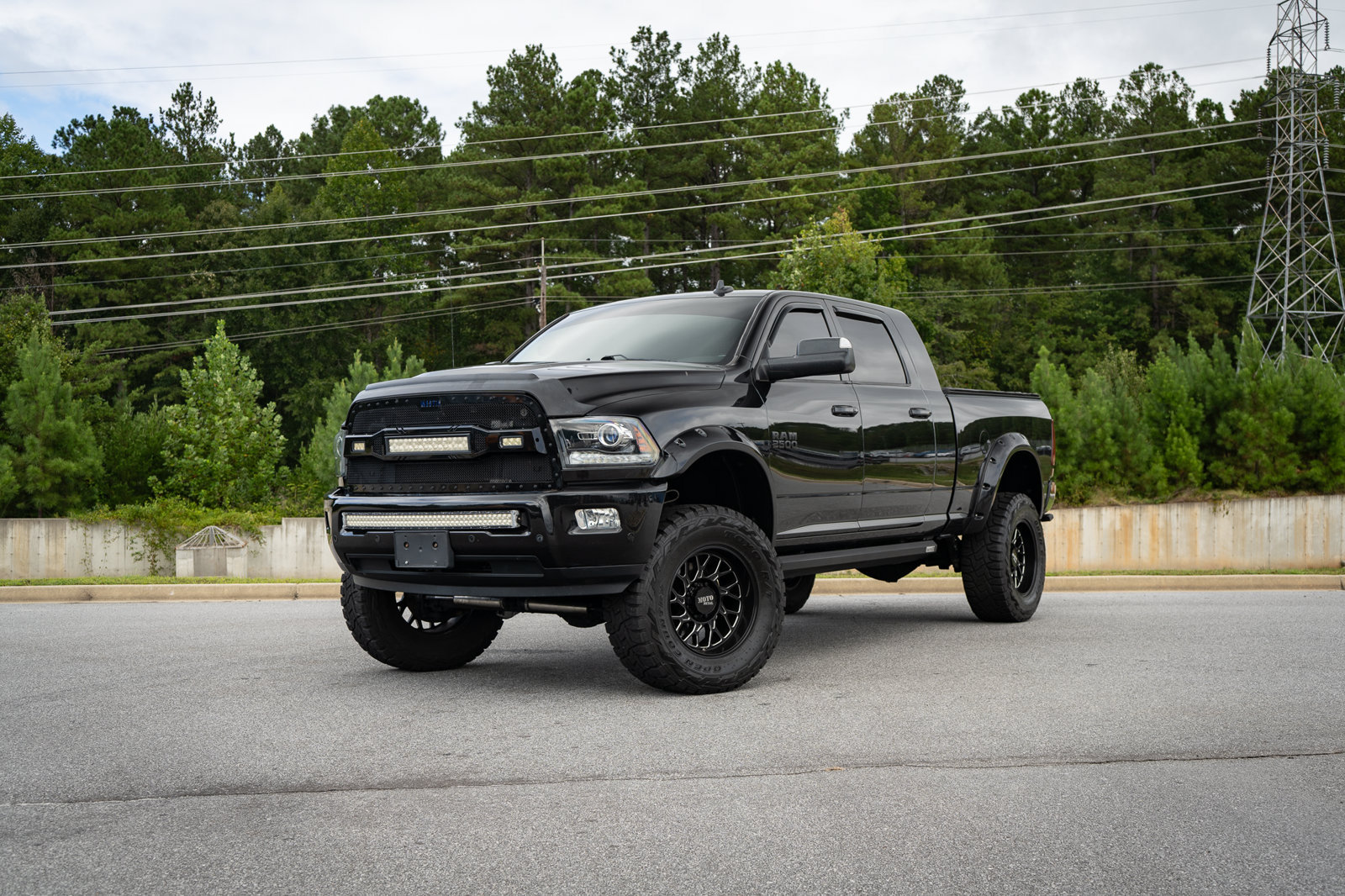 Used 2018 RAM 2500 Laramie w/ Sport Appearance Group AWD/4WD image 1