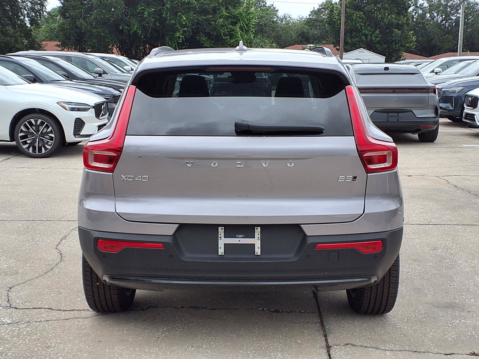 New 2026 Volvo XC40 B5 Plus w/ Protection Package Premier AWD/4WD image 6