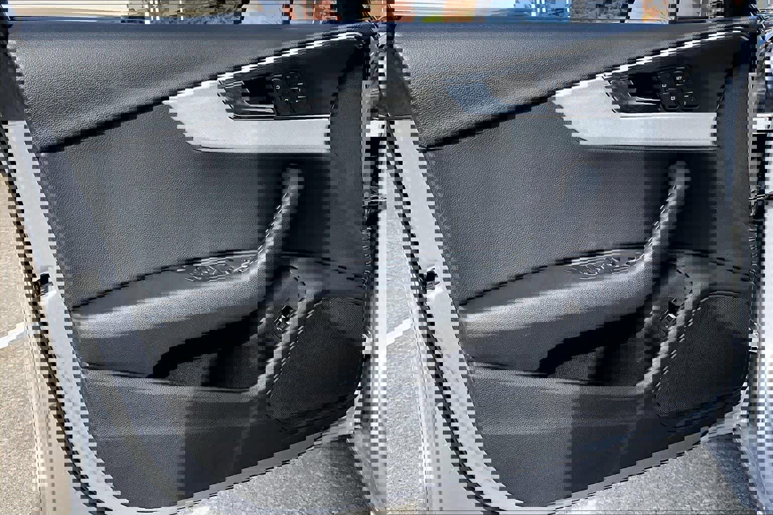 Used 2017 Audi A4 2.0T Ultra Premium w/ Convenience Package image 19