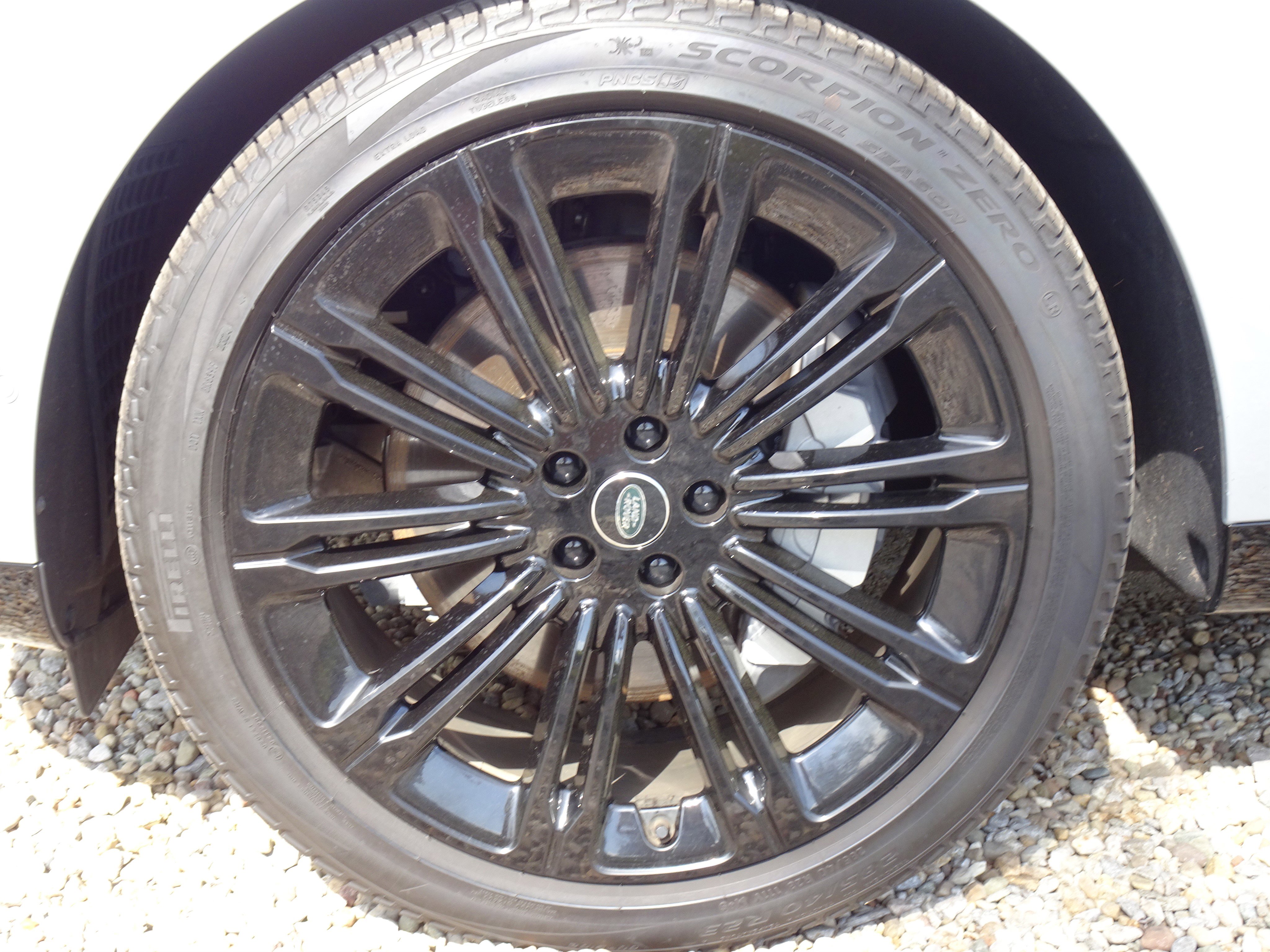 Certified 2024 Land Rover Range Rover SE AWD/4WD image 35