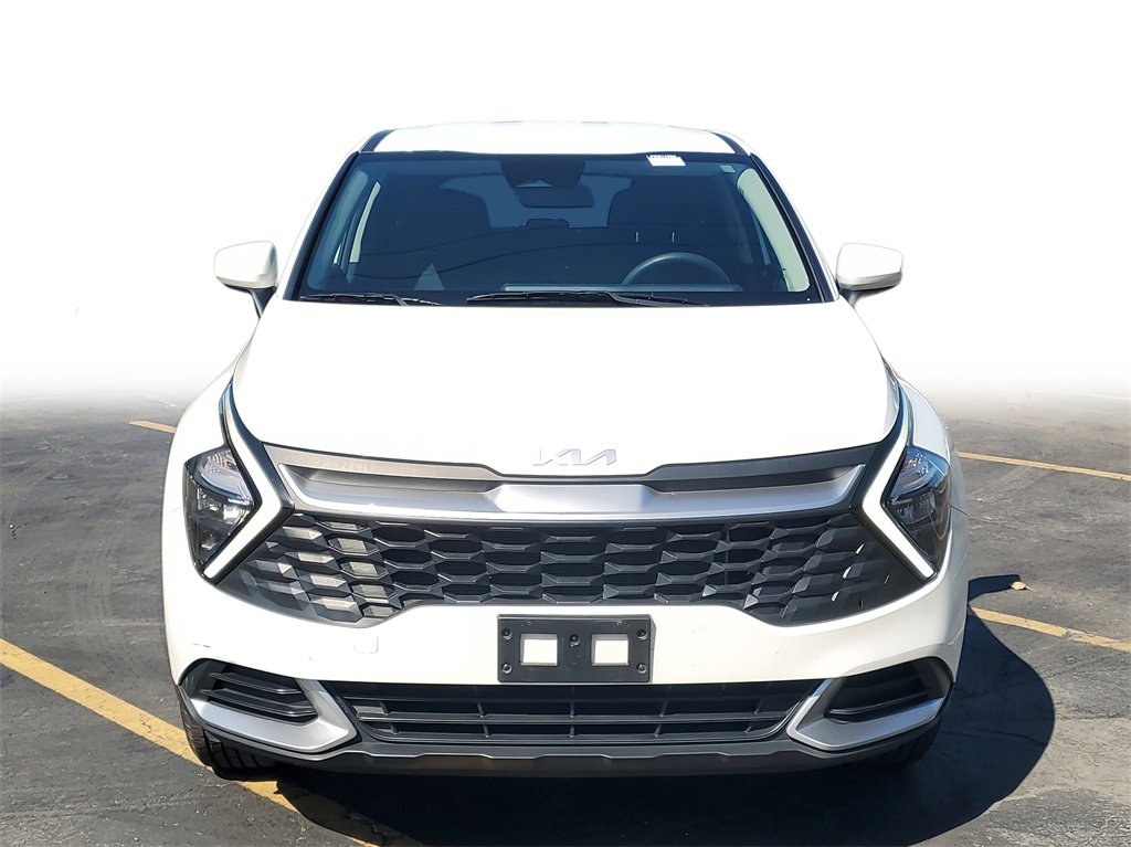 Used 2023 Kia Sportage LX image 2