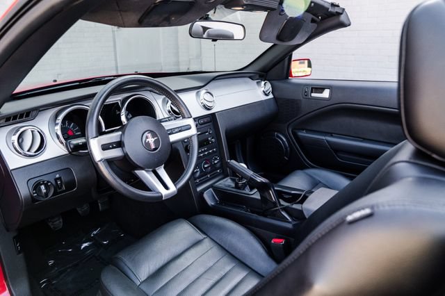 Used 2006 Ford Mustang GT Premium RWD image 2