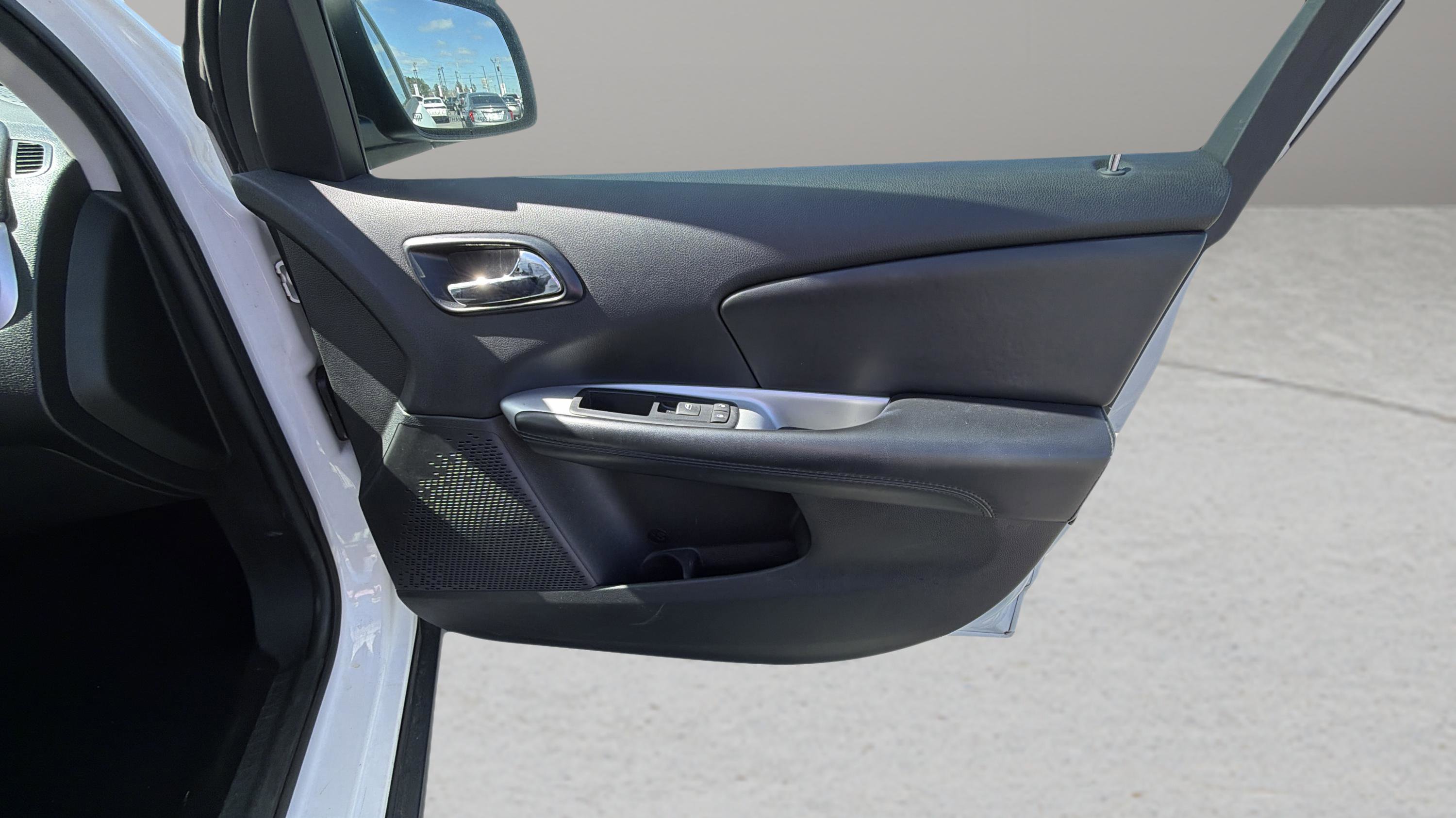 Used 2019 Dodge Journey SE FWD image 21