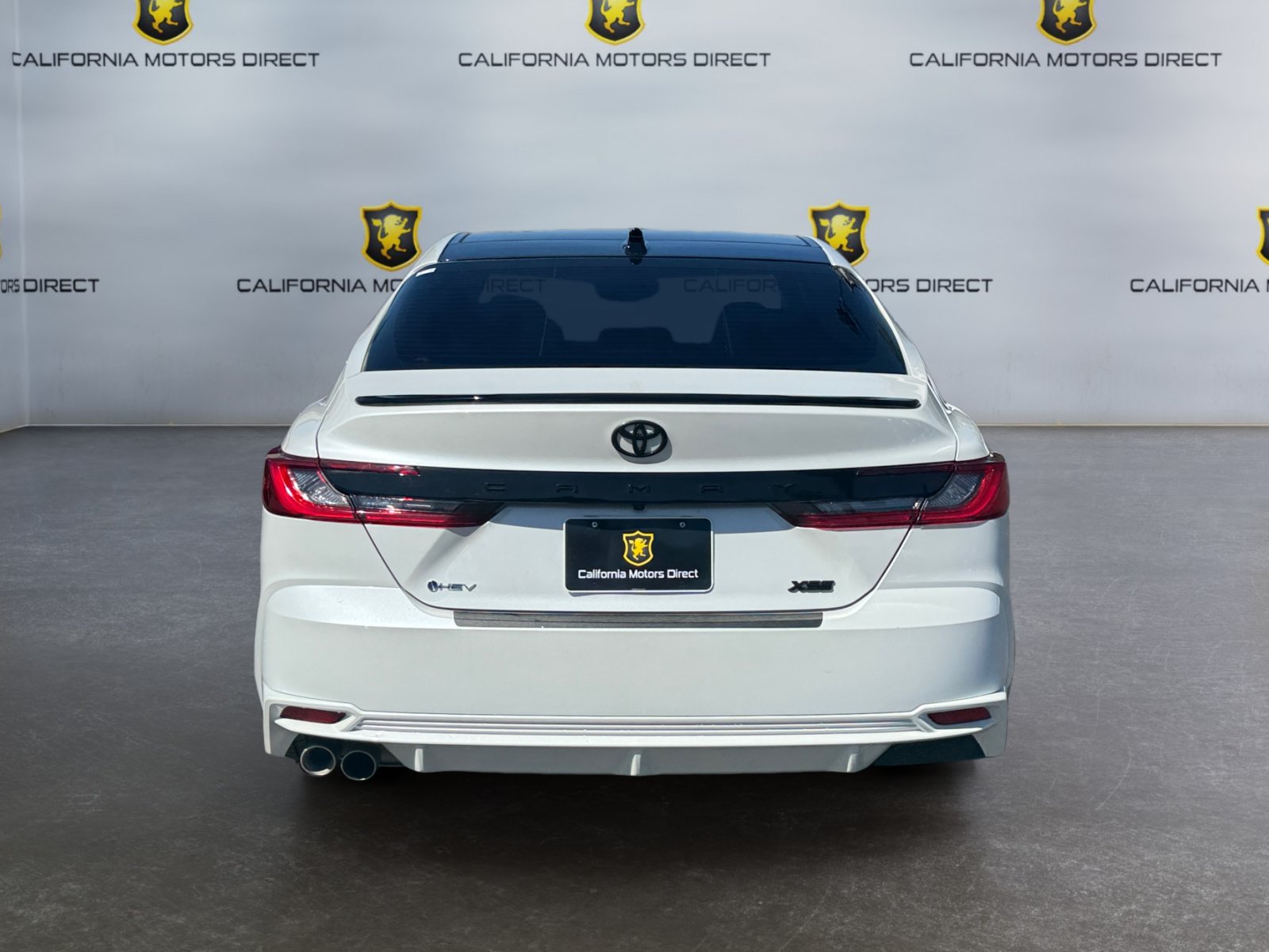 Used 2025 Toyota Camry XSE FWD image 4