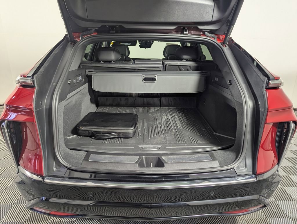 Used 2024 Cadillac Lyriq Luxury w/ LPO, Floor Liner Package image 88