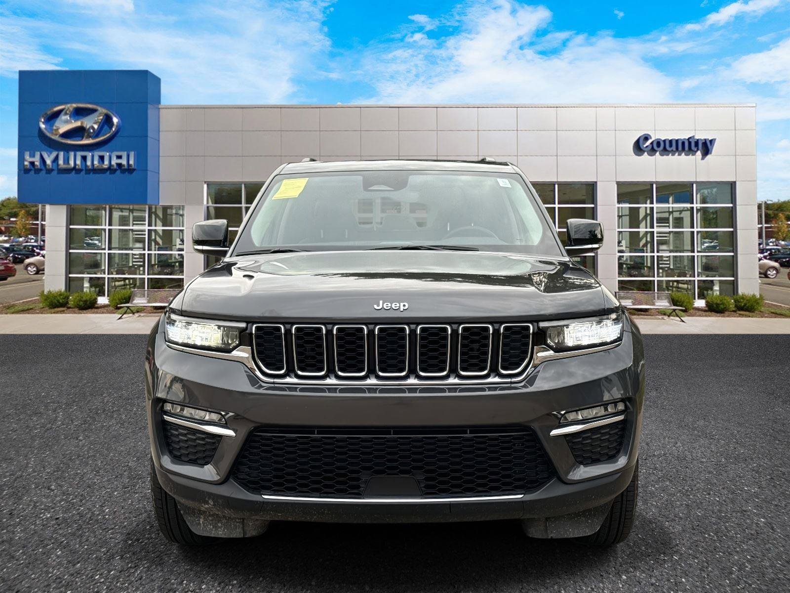 Used 2024 Jeep Grand Cherokee Limited 4xe image 2