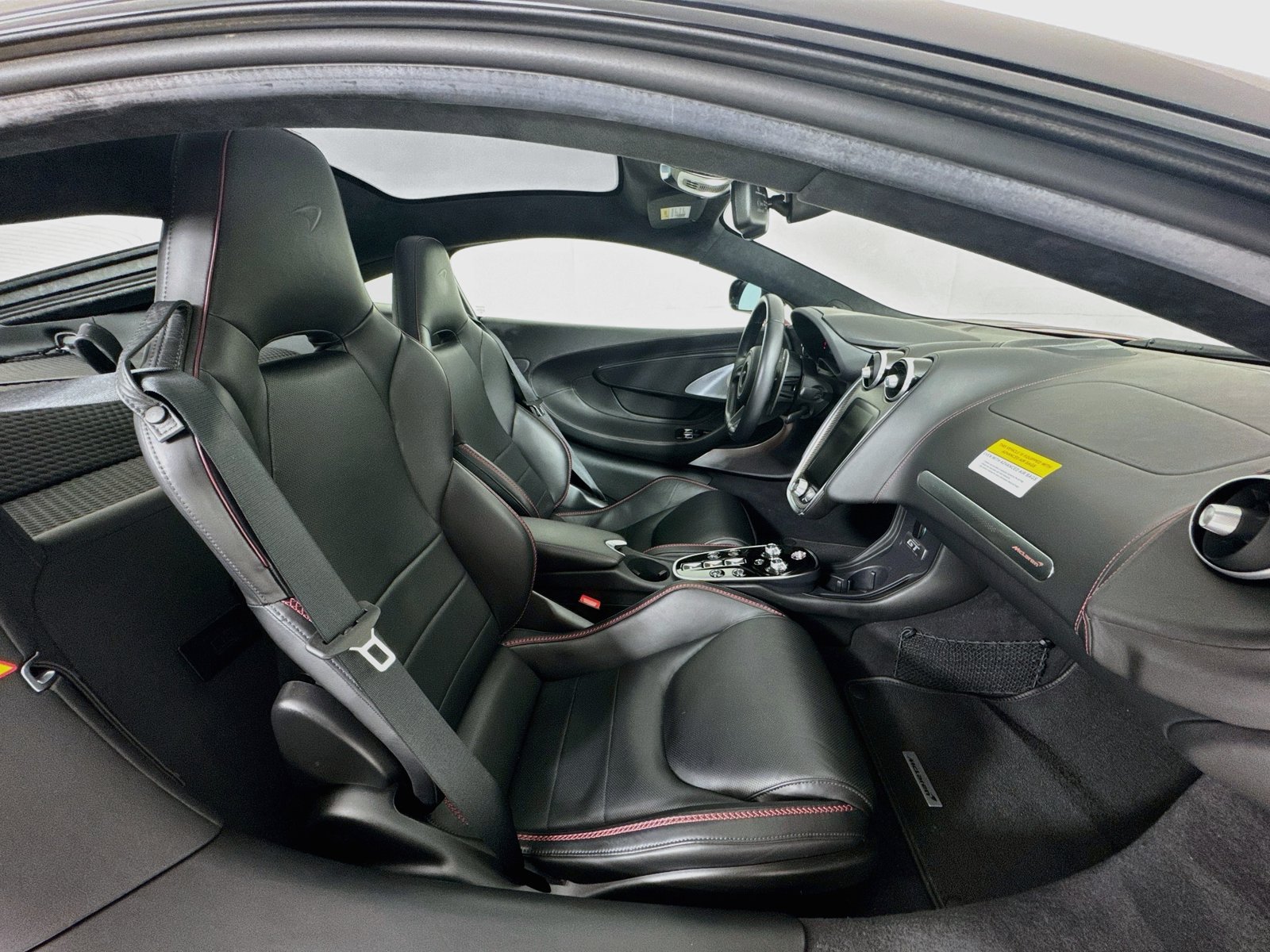 Used 2023 McLaren GT RWD image 24