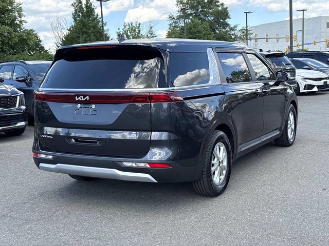 Used 2023 Kia Carnival LX FWD image 2