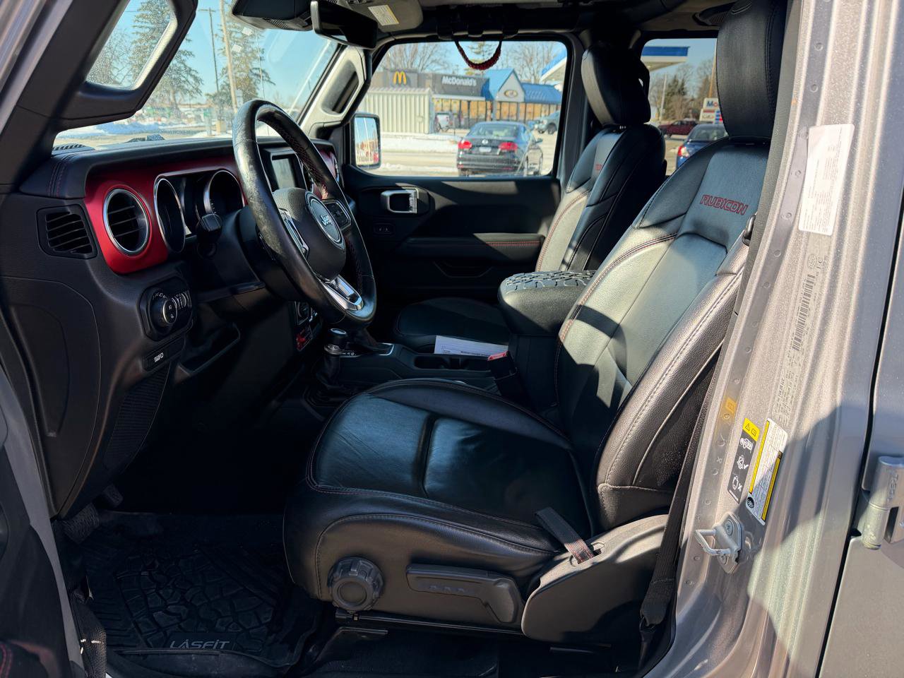 Used 2020 Jeep Gladiator Rubicon w/ Dual Top Group AWD/4WD image 15