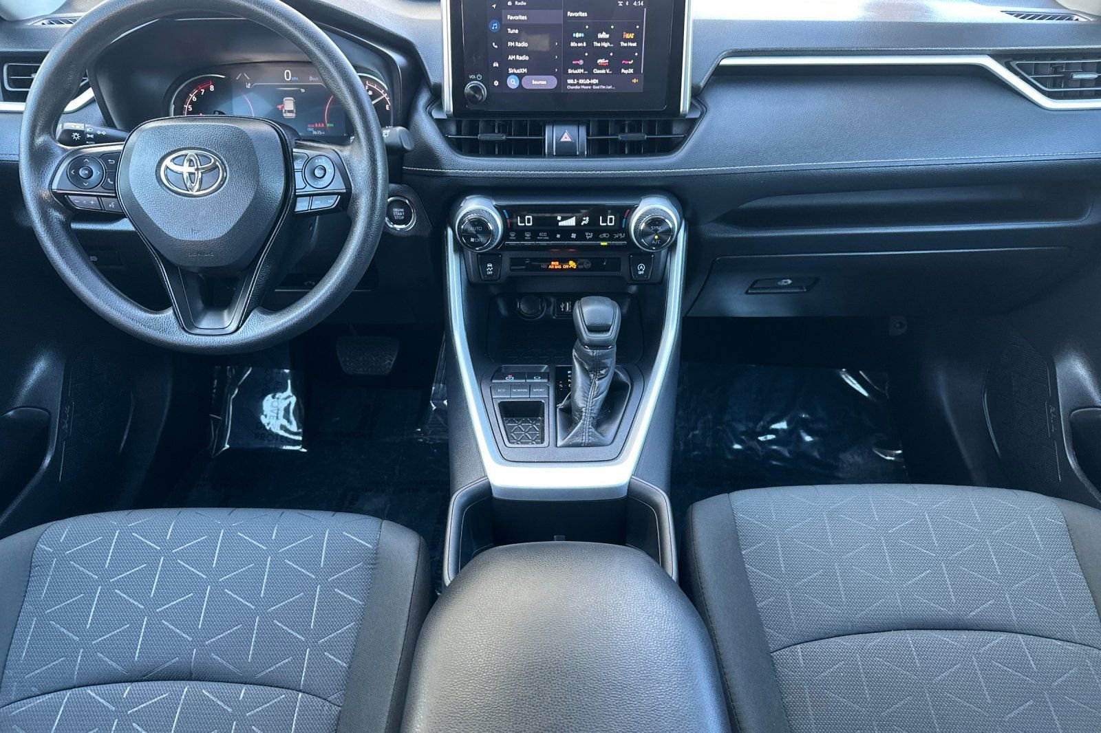 Used 2025 Toyota RAV4 XLE image 13