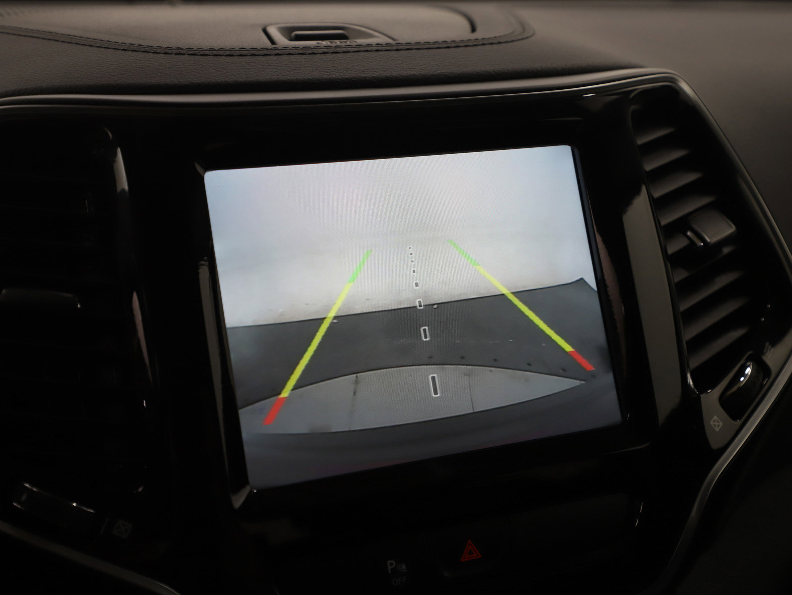 Used 2020 Jeep Cherokee Limited image 28