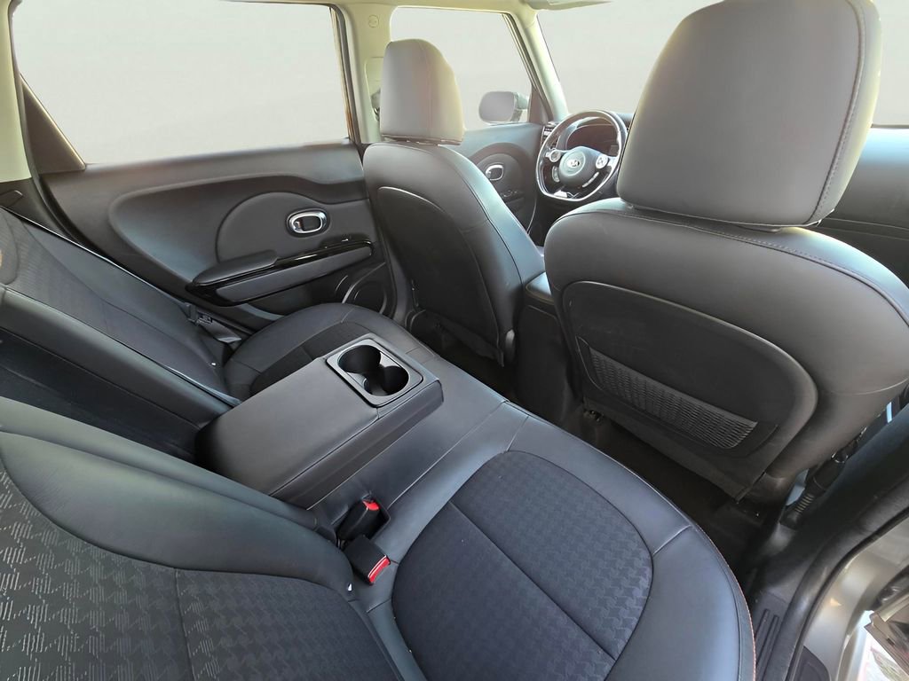 Used 2018 Kia Soul ! FWD image 31