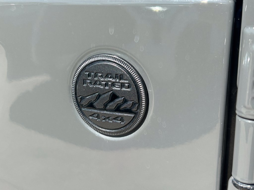 Used 2022 Jeep Gladiator Sport AWD/4WD image 13
