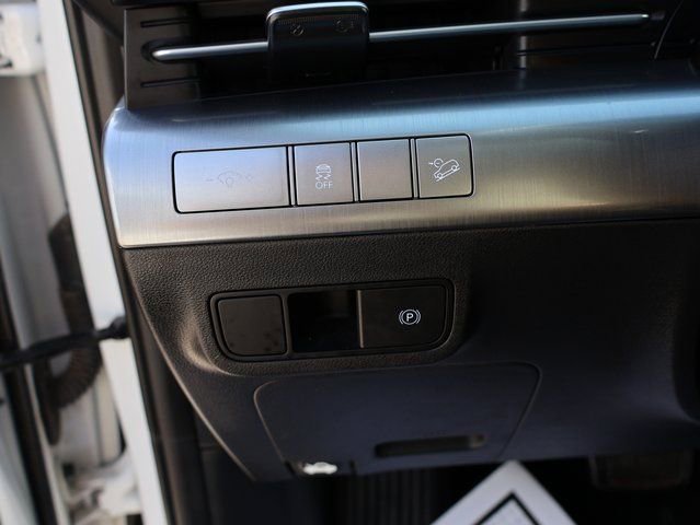 Used 2025 Hyundai Kona SEL image 38