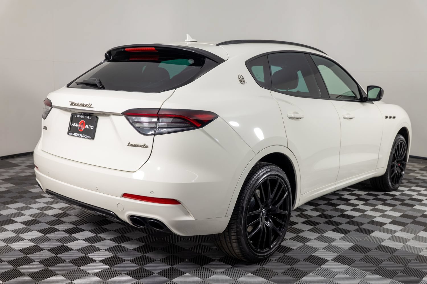 Used 2021 Maserati Levante S AWD/4WD image 7