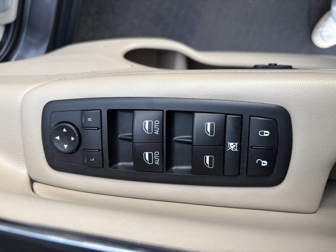 Used 2021 Jeep Grand Cherokee Limited image 15