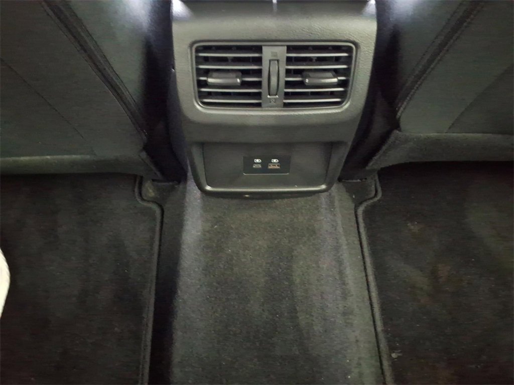 Used 2023 Nissan Rogue SV image 12