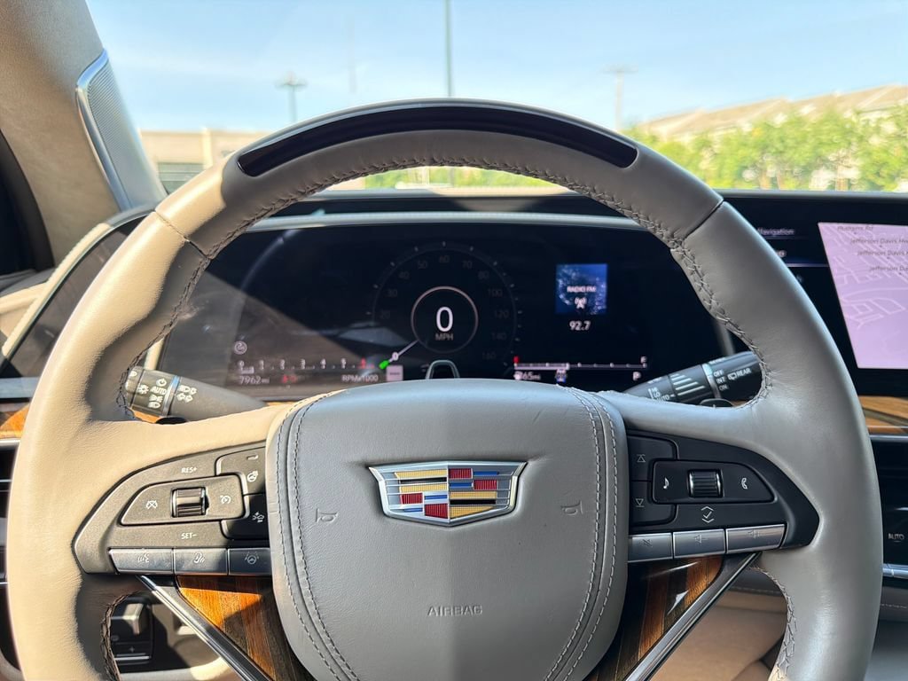 Certified 2024 Cadillac Escalade ESV Sport Platinum w/ LPO, ONYX Package AWD/4WD image 5