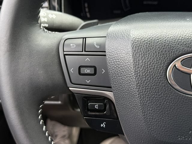 Used 2026 Toyota Camry SE FWD image 14