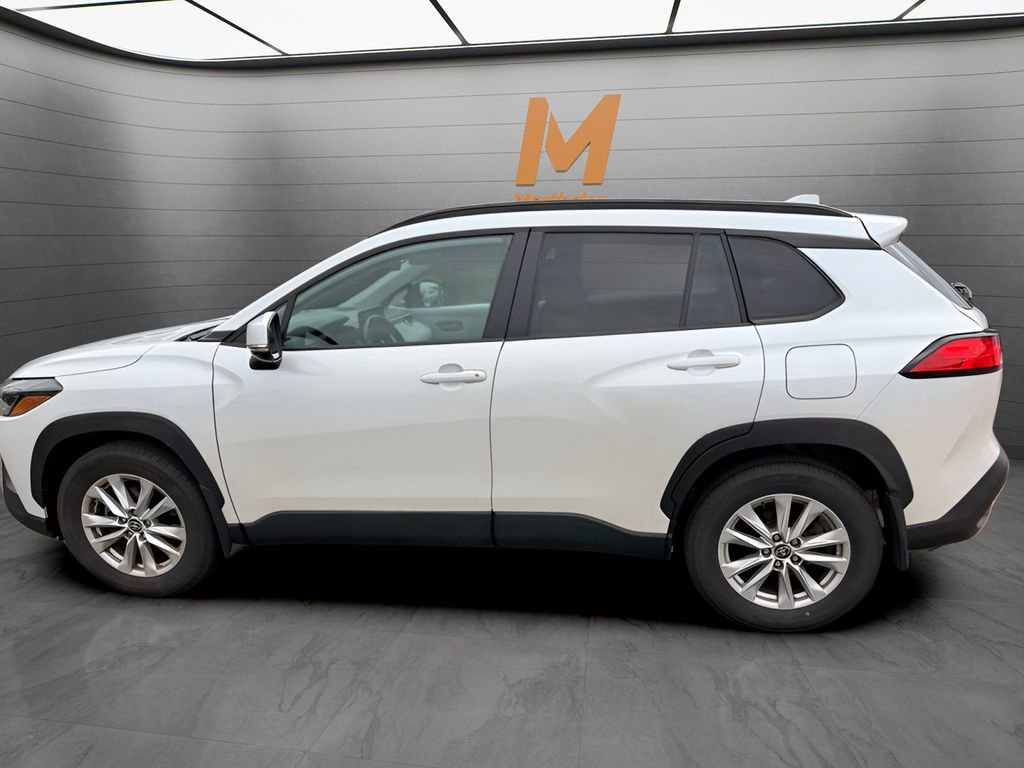 Used 2023 Toyota Corolla Cross LE AWD/4WD image 2
