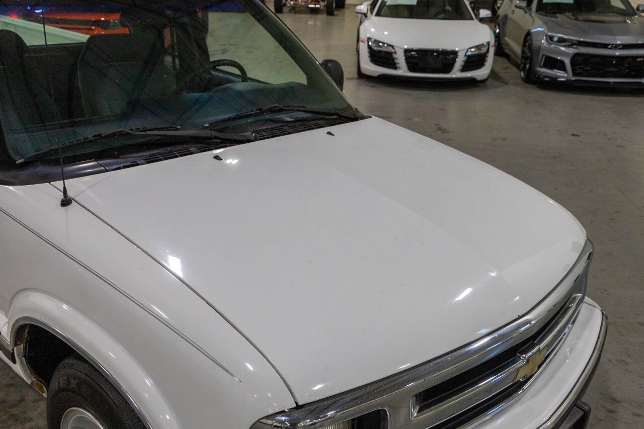 Used 1995 Chevrolet S10 Pickup LS RWD image 18