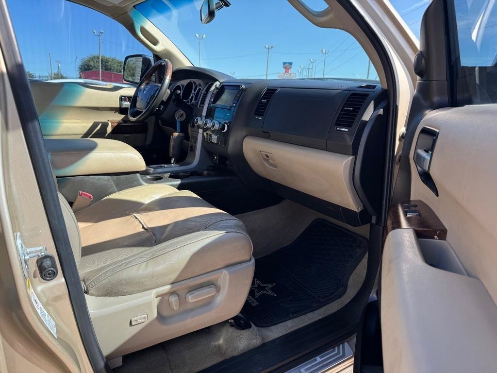 Used 2010 Toyota Sequoia Platinum RWD image 8